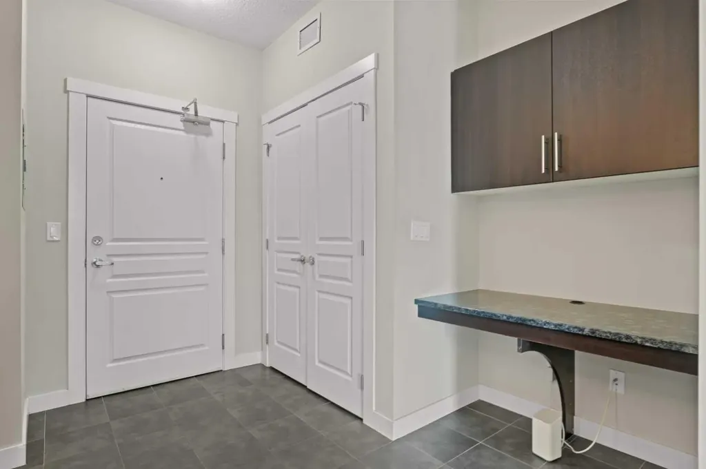 2300 Evanston Square NW Calgary AB T3P 0G8
