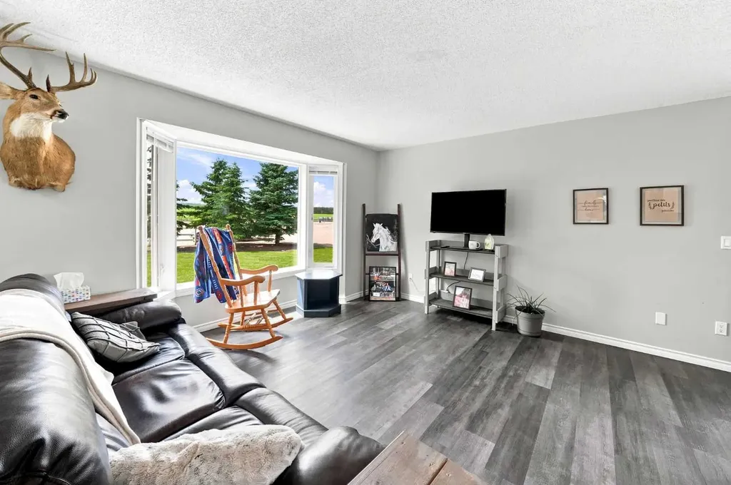 36142A Highway 2 Service Road S Rural Red Deer County AB T4G 1T8