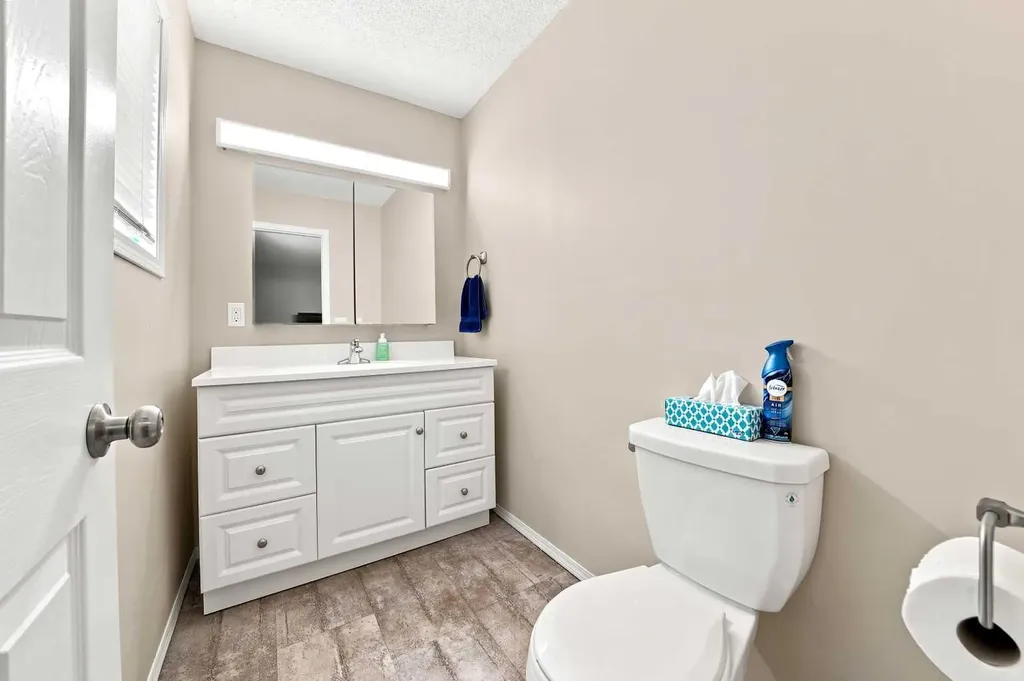 36142A Highway 2 Service Road S Rural Red Deer County AB T4G 1T8