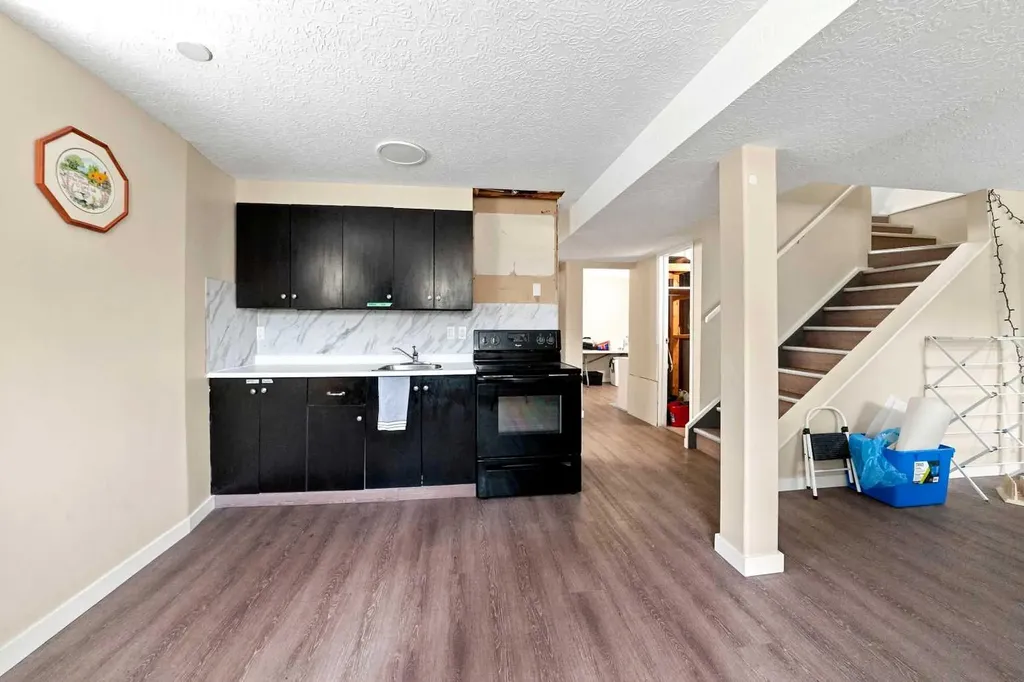 36142A Highway 2 Service Road S Rural Red Deer County AB T4G 1T8
