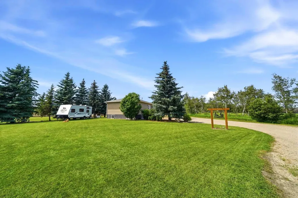 36142A Highway 2 Service Road S Rural Red Deer County AB T4G 1T8