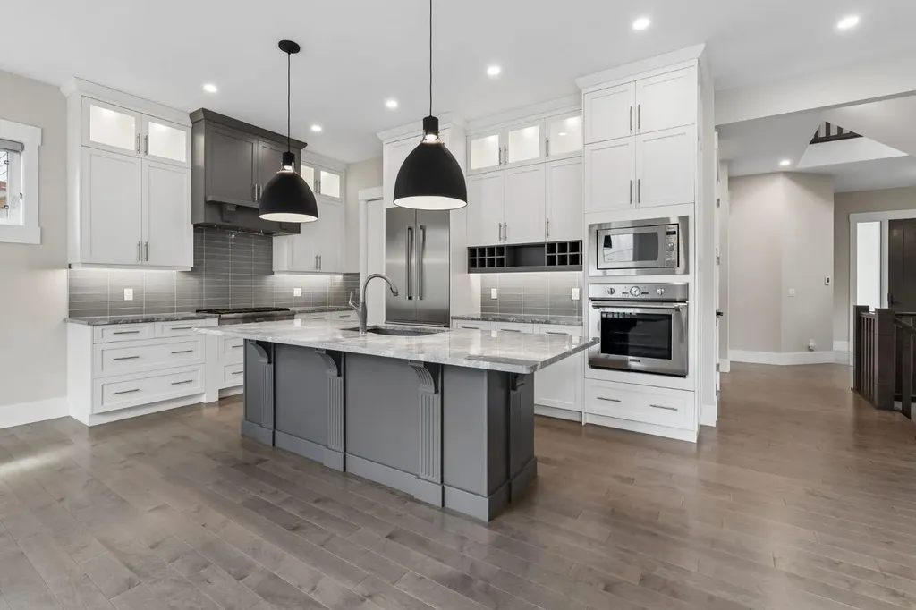 1012 17 Street NW Calgary AB T2N 2E4