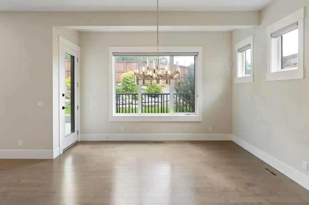 1012 17 Street NW Calgary AB T2N 2E4