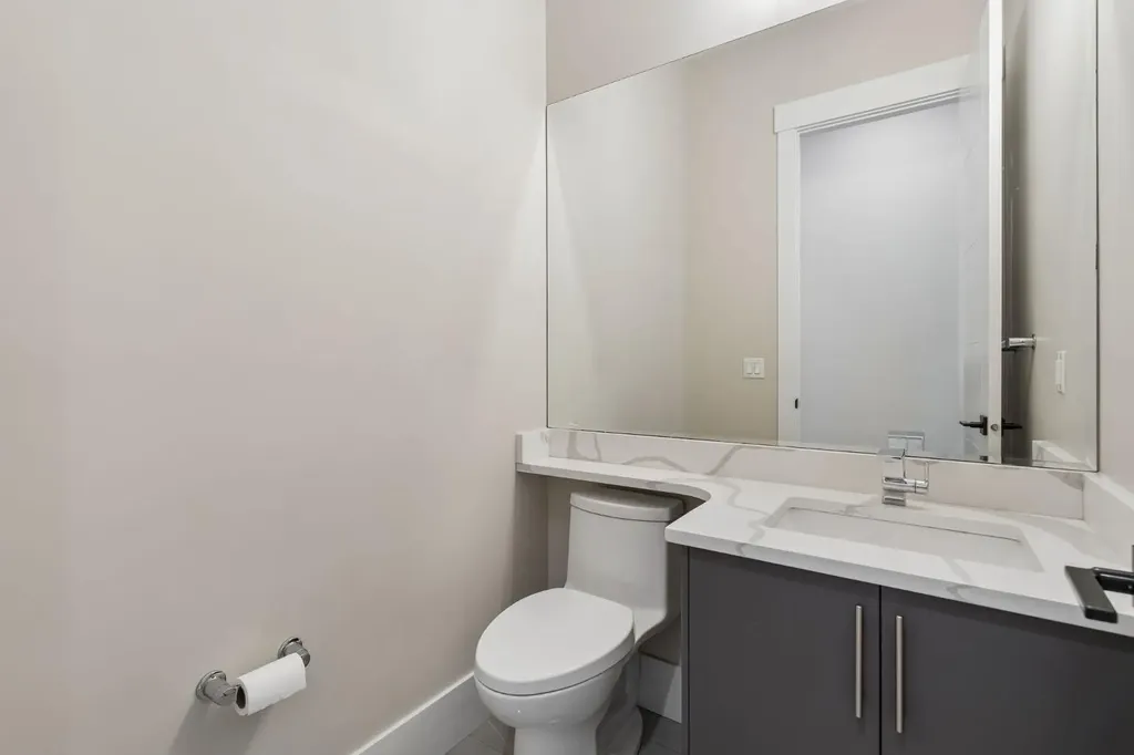 1012 17 Street NW Calgary AB T2N 2E4