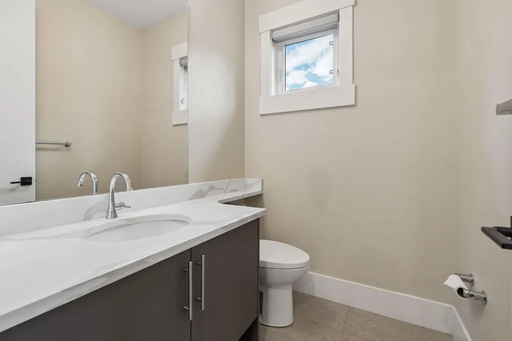 1012 17 Street NW Calgary AB T2N 2E4