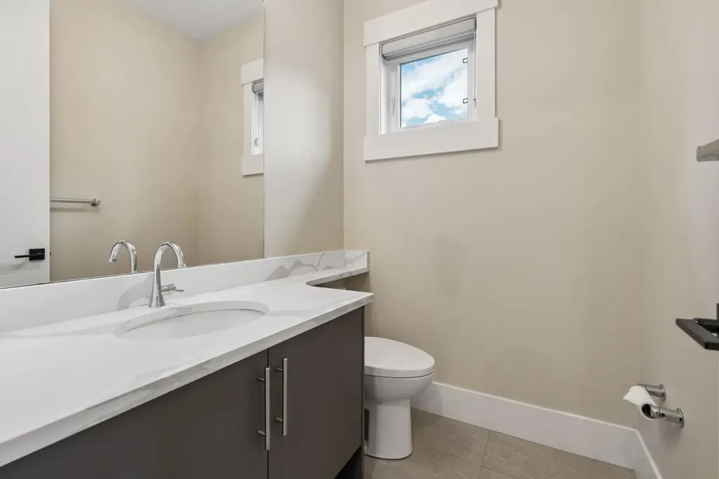 1012 17 Street NW Calgary AB T2N 2E4