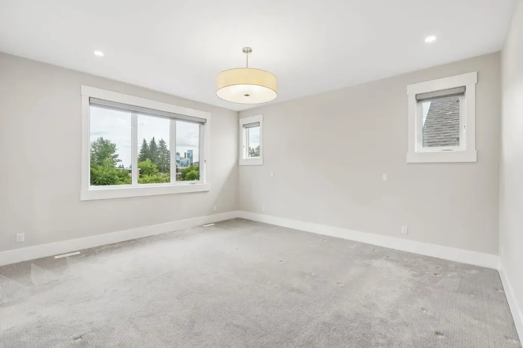 1012 17 Street NW Calgary AB T2N 2E4
