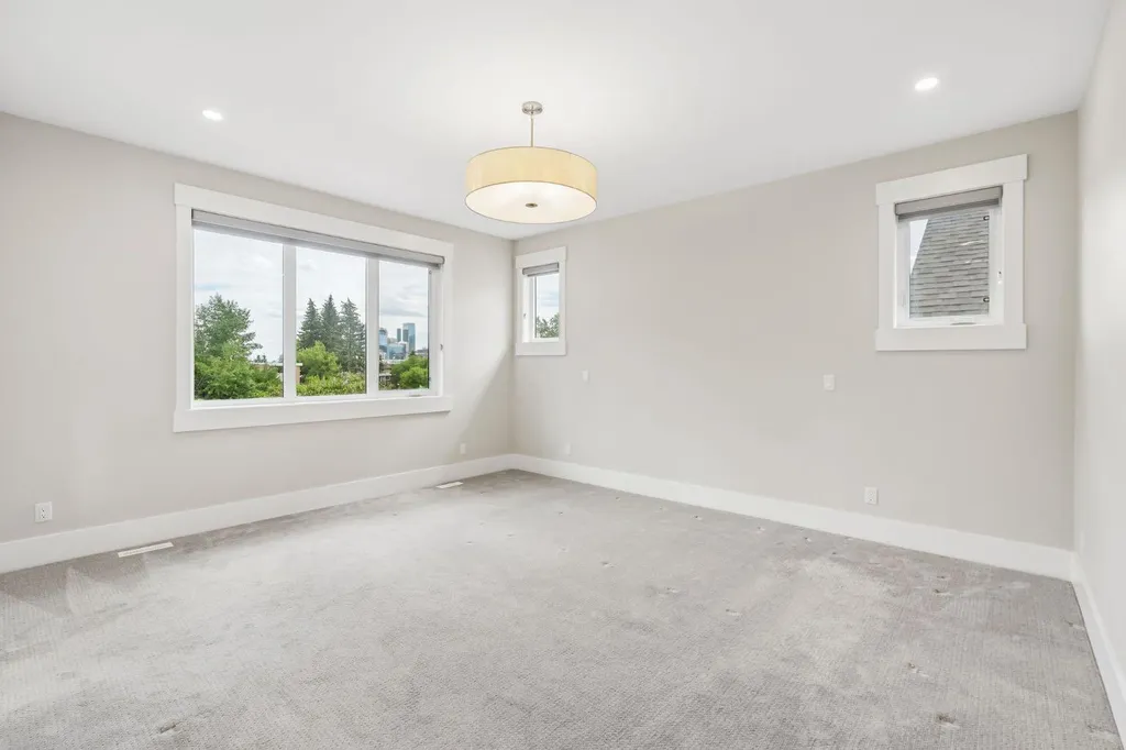 1012 17 Street NW Calgary AB T2N 2E4