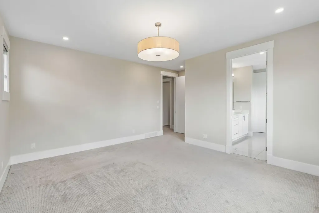 1012 17 Street NW Calgary AB T2N 2E4