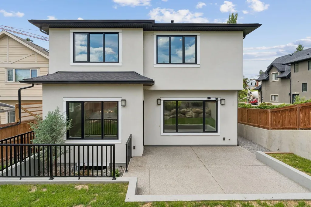1012 17 Street NW Calgary AB T2N 2E4