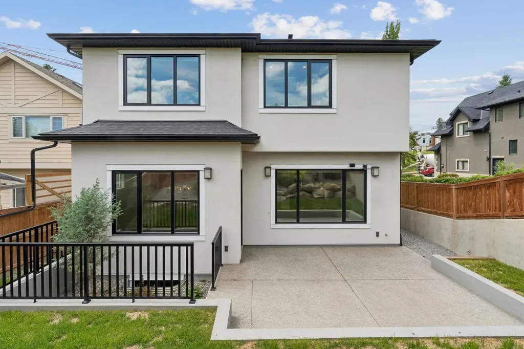 1012 17 Street NW Calgary AB T2N 2E4