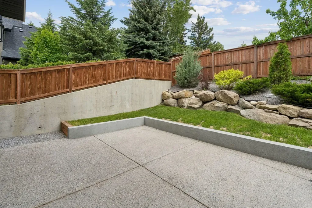 1012 17 Street NW Calgary AB T2N 2E4