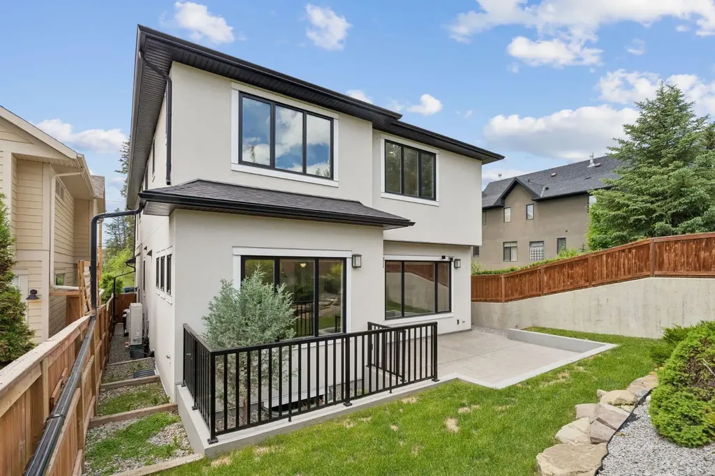 1012 17 Street NW Calgary AB T2N 2E4