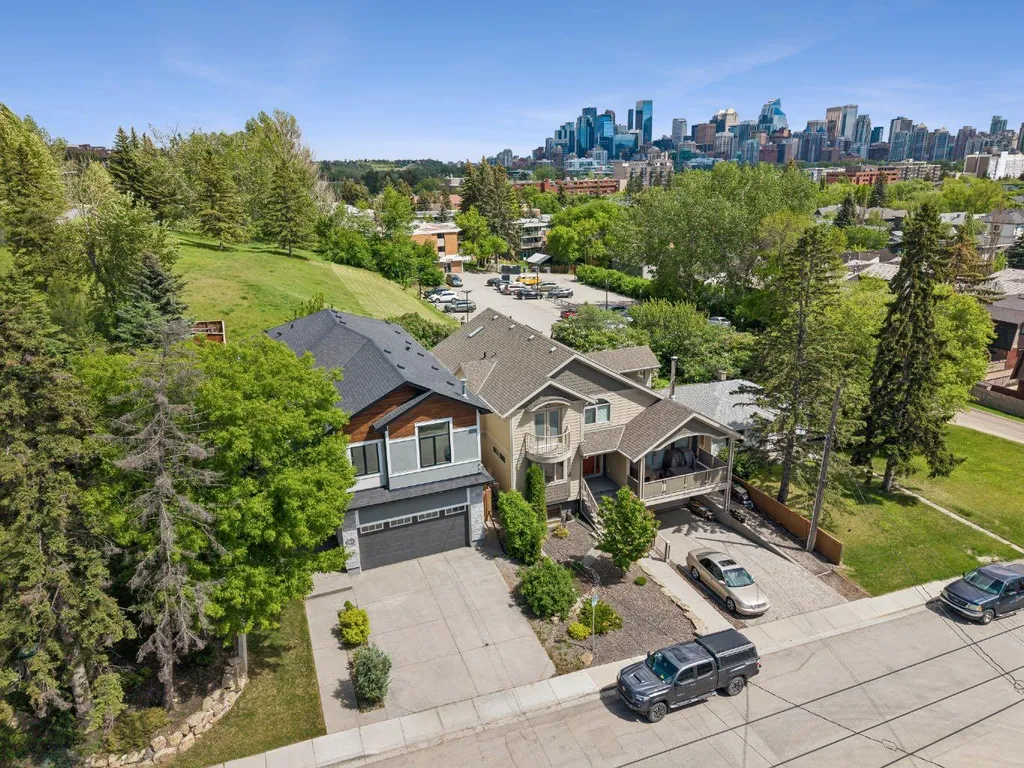 1012 17 Street NW Calgary AB T2N 2E4