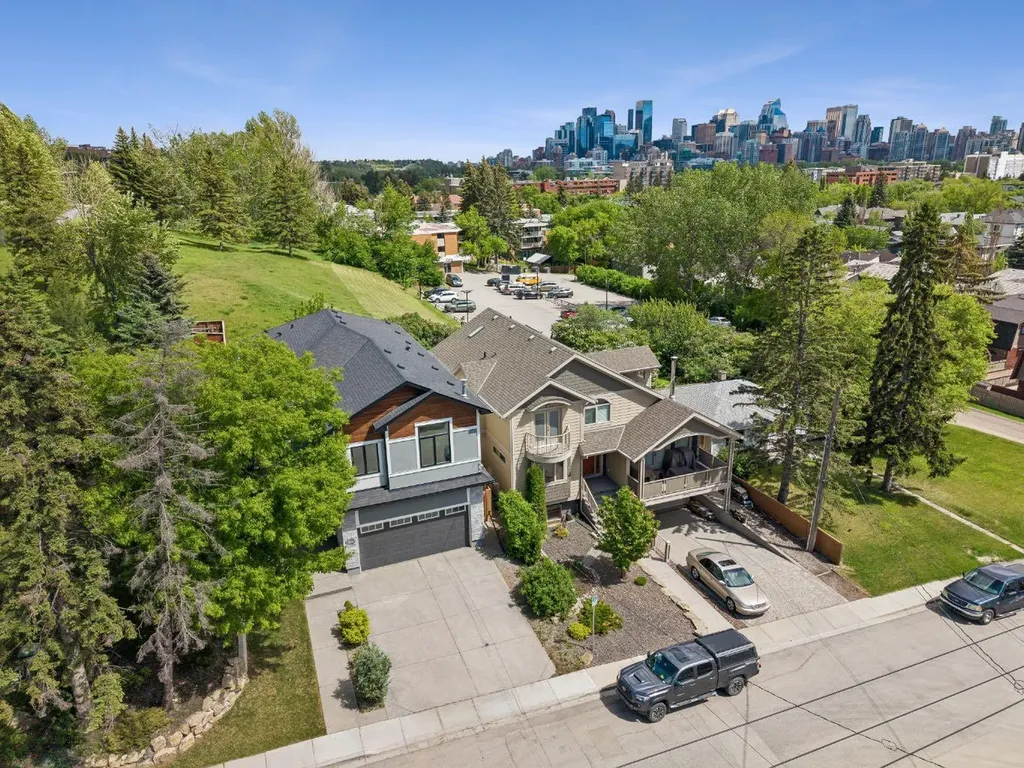 1012 17 Street NW Calgary AB T2N 2E4