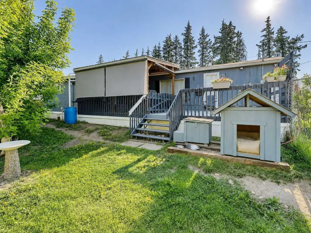 10115 99 Avenue Bezanson AB T0H0G0