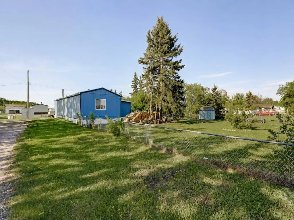 10115 99 Avenue Bezanson AB T0H0G0