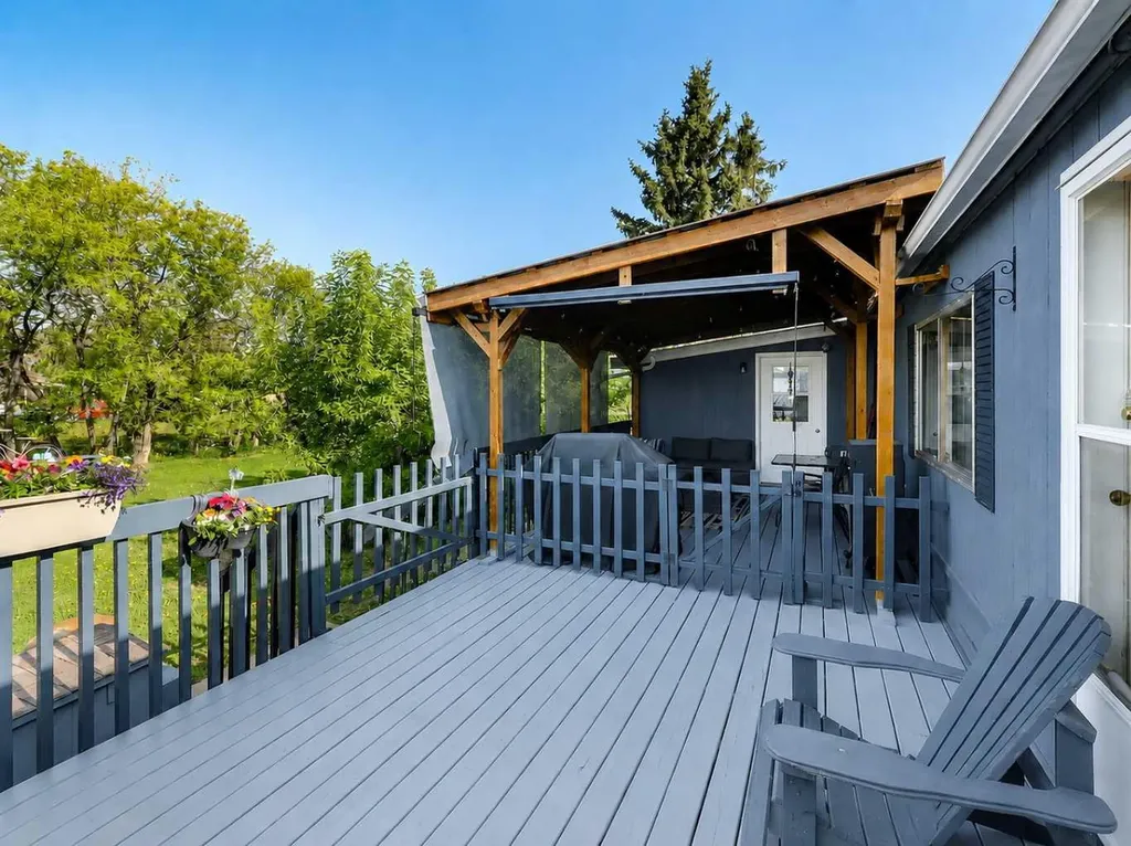 10115 99 Avenue Bezanson AB T0H0G0