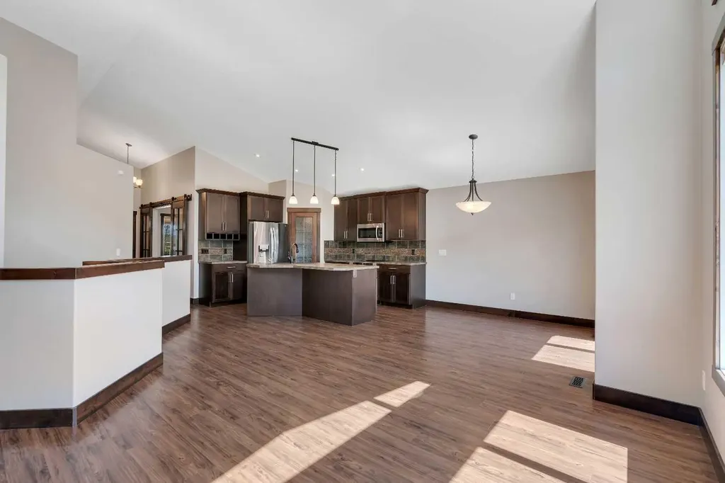 289 Riverwood Crescent Diamond Valley AB T0L 0H0