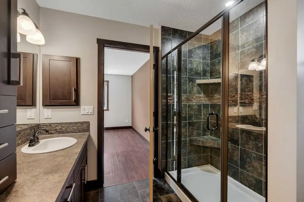 289 Riverwood Crescent Diamond Valley AB T0L 0H0