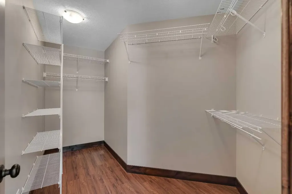 289 Riverwood Crescent Diamond Valley AB T0L 0H0