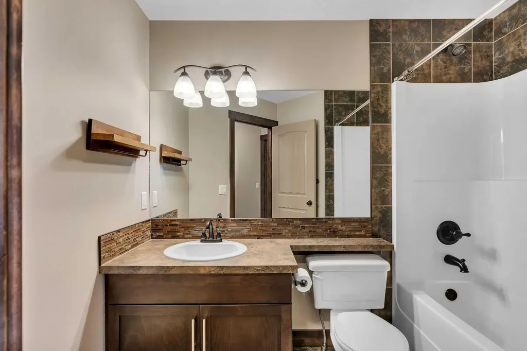 289 Riverwood Crescent Diamond Valley AB T0L 0H0