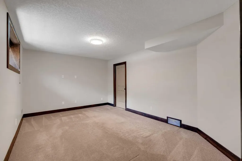 289 Riverwood Crescent Diamond Valley AB T0L 0H0