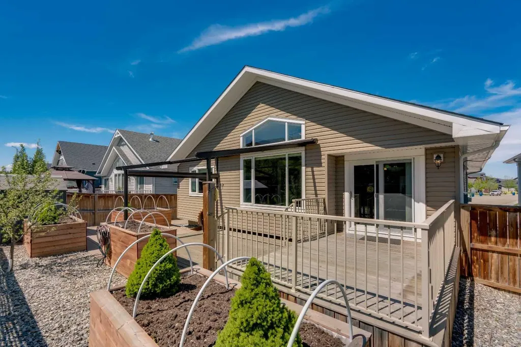 289 Riverwood Crescent Diamond Valley AB T0L 0H0