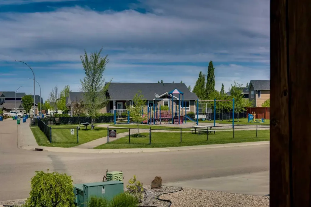 289 Riverwood Crescent Diamond Valley AB T0L 0H0