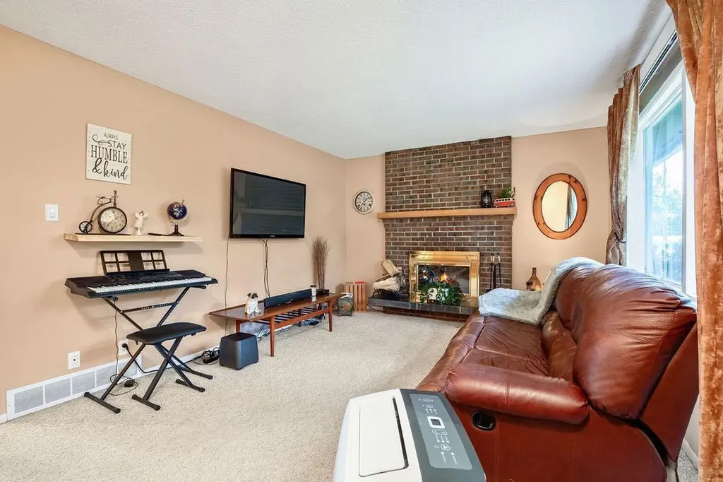 2412 17 Street Nanton AB T0L1R0