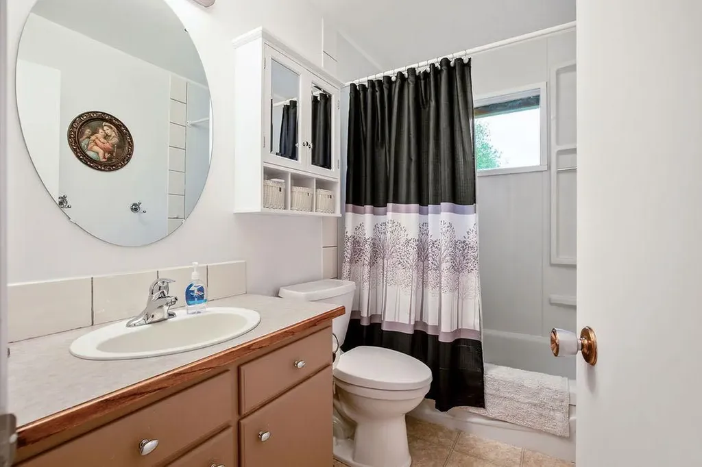 2412 17 Street Nanton AB T0L1R0