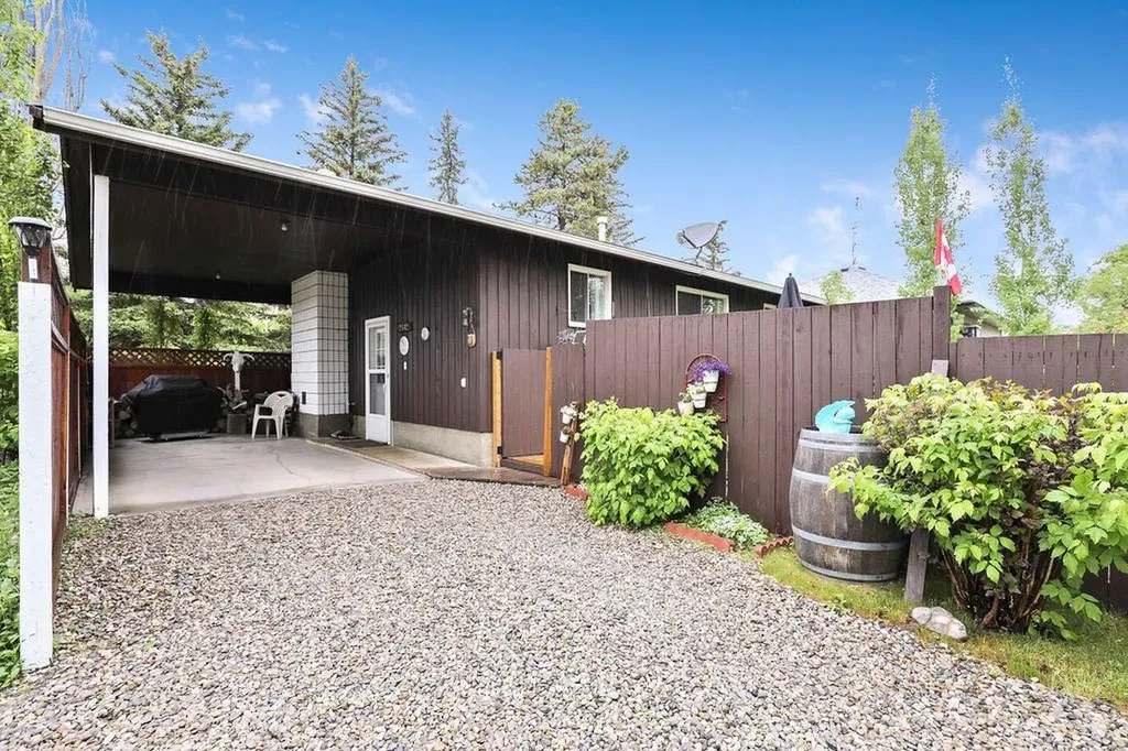 2412 17 Street Nanton AB T0L1R0