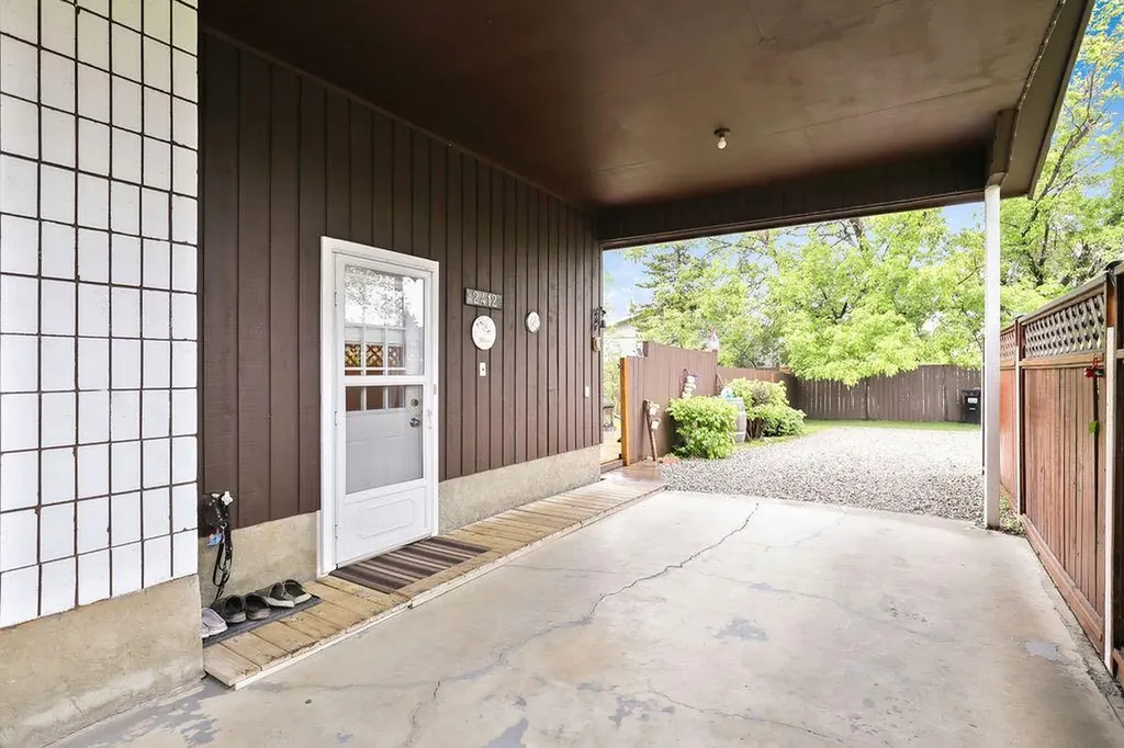 2412 17 Street Nanton AB T0L1R0
