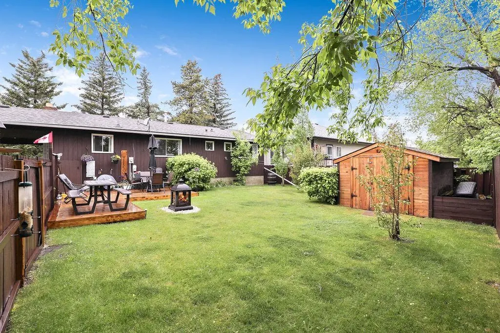 2412 17 Street Nanton AB T0L1R0