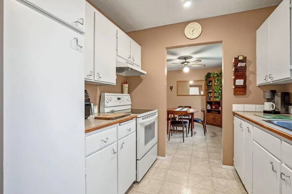 2412 17 Street Nanton AB T0L1R0