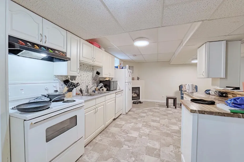 70 Elizabeth Way SE Airdrie AB T4B 2H6