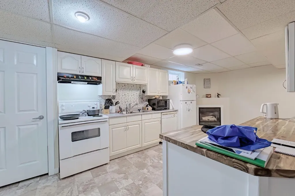 70 Elizabeth Way SE Airdrie AB T4B 2H6