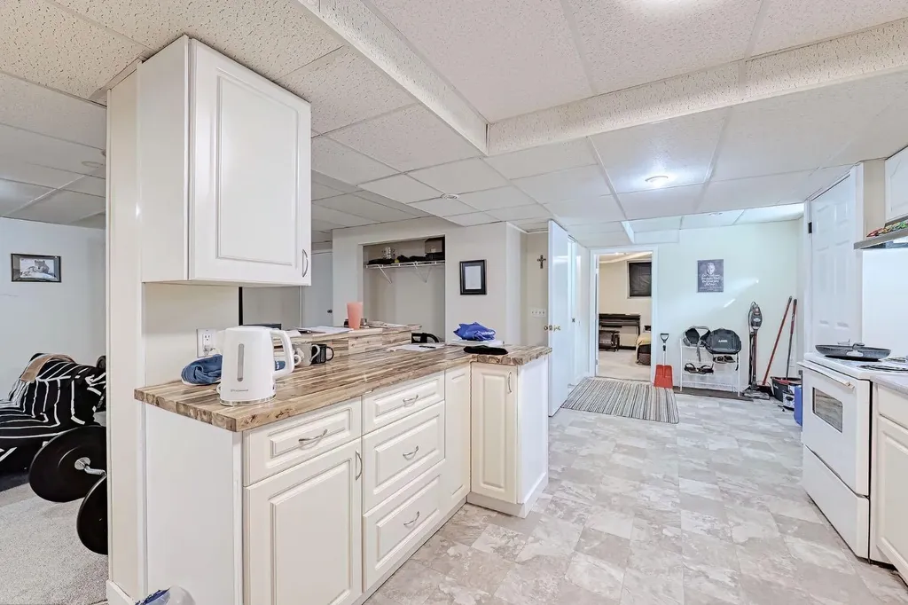 70 Elizabeth Way SE Airdrie AB T4B 2H6