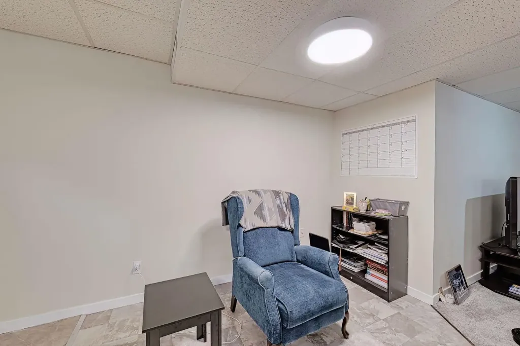 70 Elizabeth Way SE Airdrie AB T4B 2H6