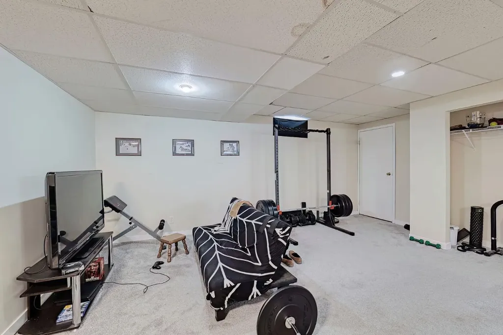 70 Elizabeth Way SE Airdrie AB T4B 2H6