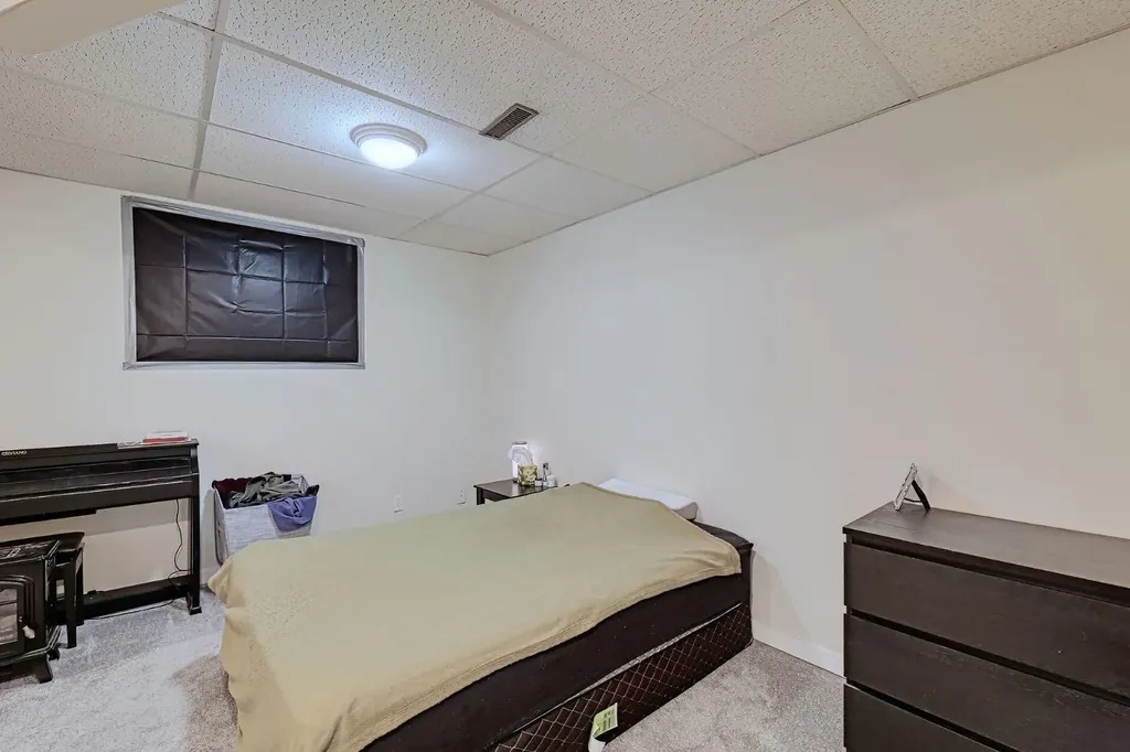 70 Elizabeth Way SE Airdrie AB T4B 2H6