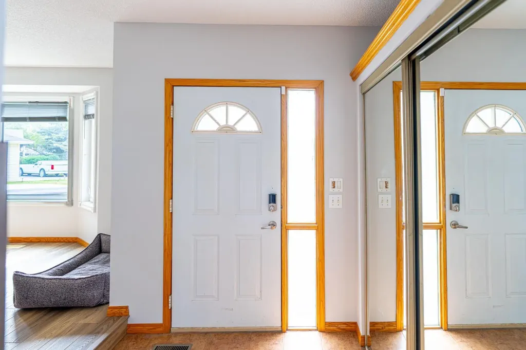 70 Elizabeth Way SE Airdrie AB T4B 2H6