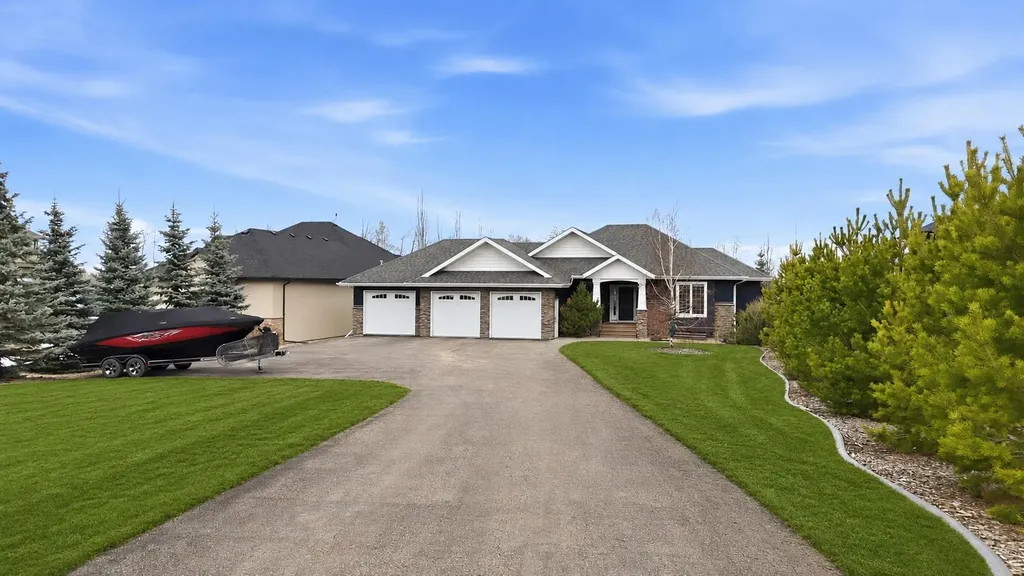 23 Westside Close Rural Lacombe County AB T4S 1S2