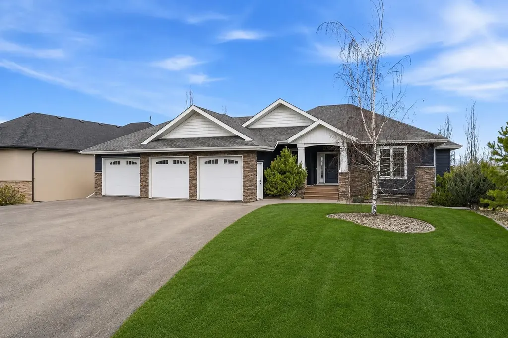 23 Westside Close Rural Lacombe County AB T4S 1S2