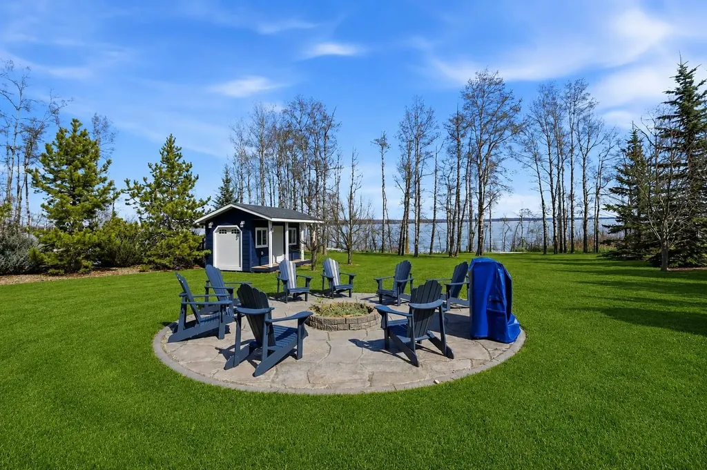 23 Westside Close Rural Lacombe County AB T4S 1S2