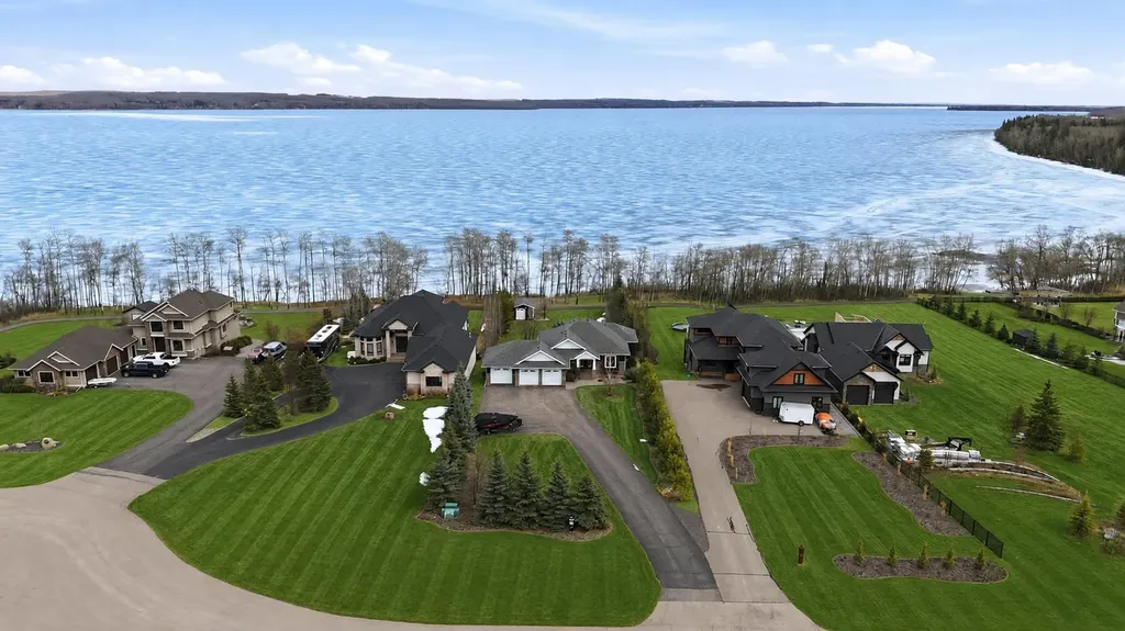 23 Westside Close Rural Lacombe County AB T4S 1S2