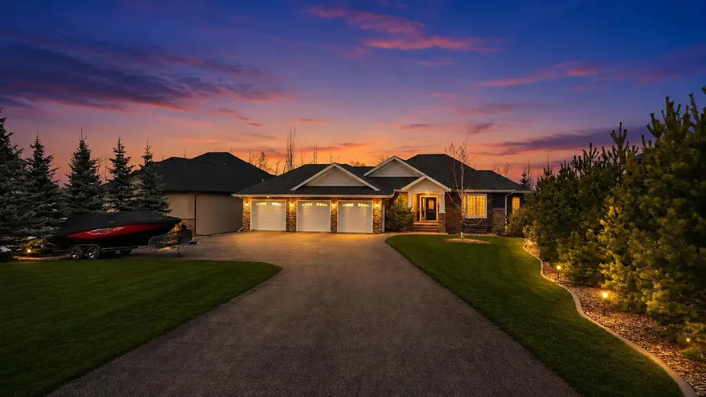 23 Westside Close Rural Lacombe County AB T4S 1S2