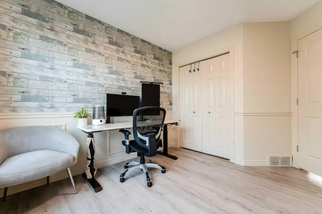 142 Bridlewood Manor SW Calgary AB T2Y 3T5