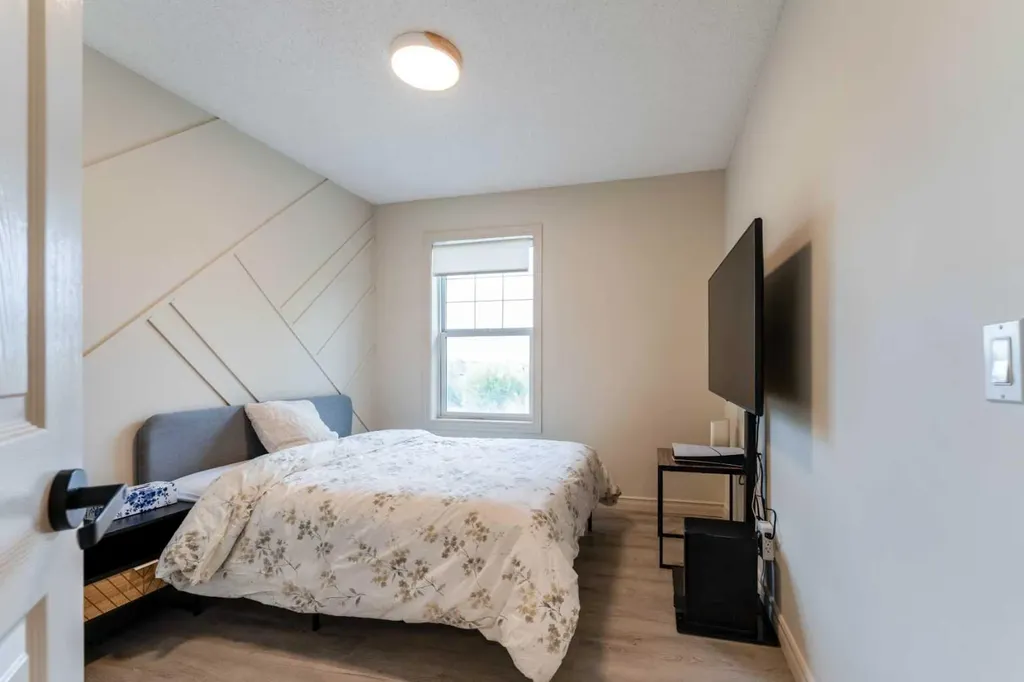 142 Bridlewood Manor SW Calgary AB T2Y 3T5