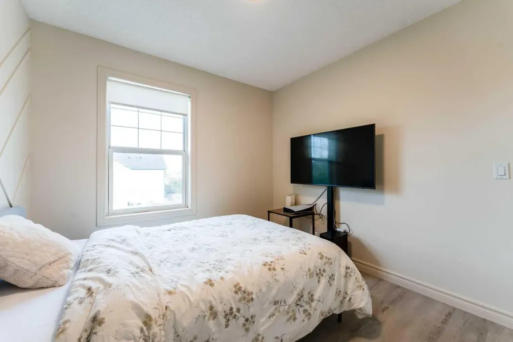 142 Bridlewood Manor SW Calgary AB T2Y 3T5